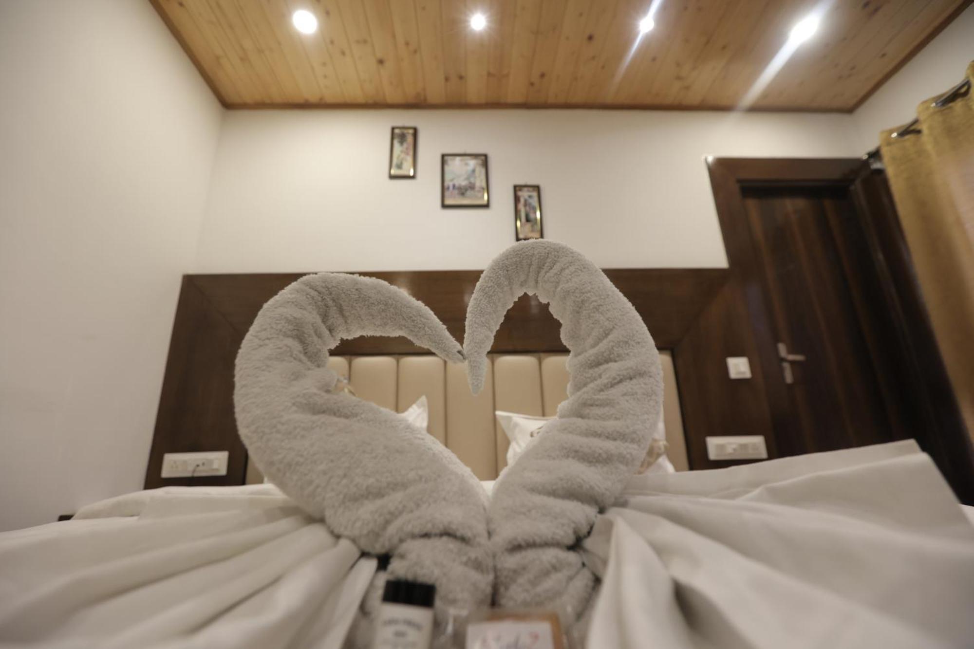 Studioz Paradise Hills Mussoorie Bagian luar foto